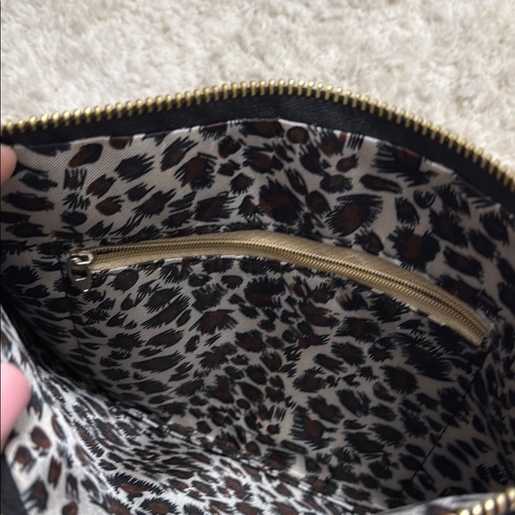 👛Black Sequin Clutch with Gold Zipper - Picture 2 of 4